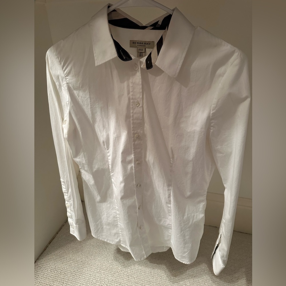 Women’s Burberry Classic White Long Sleeve Shirt Size 6